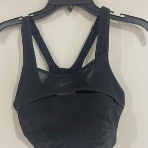 Nike sports bra size small